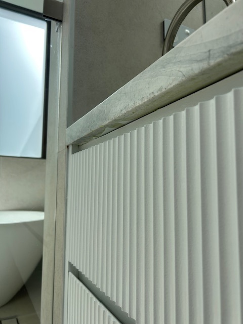 C006